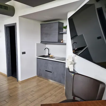 Apartment Red App Z Biljardom