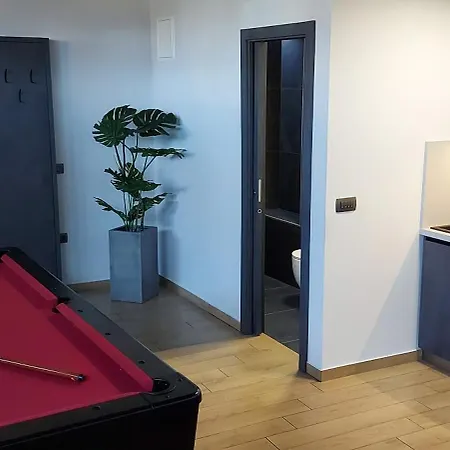 Apartment Red App Z Biljardom *