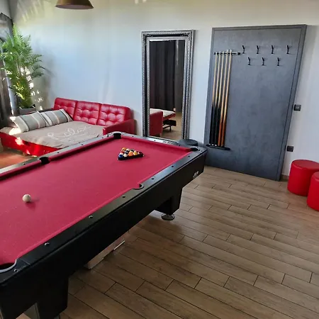 Apartment Red App Z Biljardom Novo Mesto